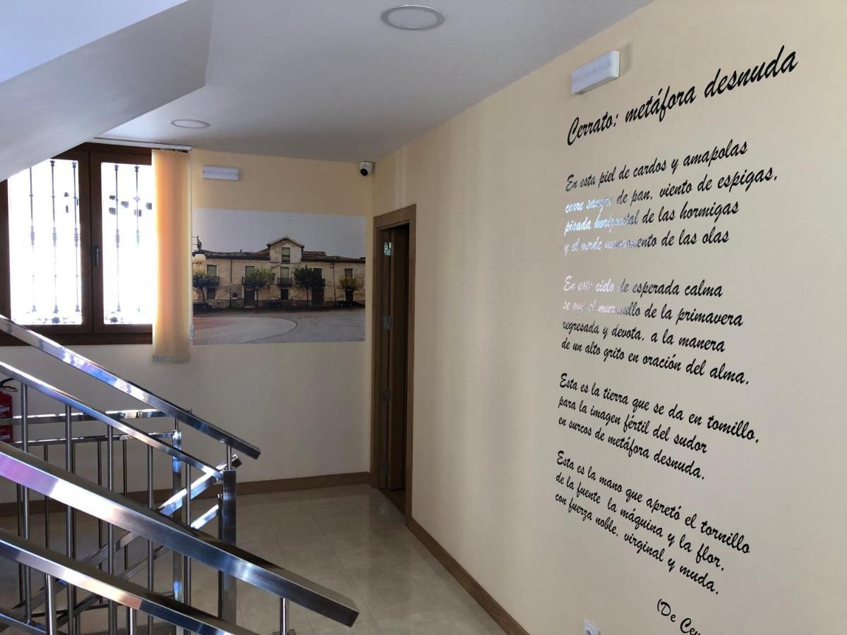 Apartamentos Turisticos Escorraladas Baltanás Exterior foto