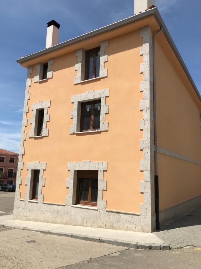 Apartamentos Turisticos Escorraladas Baltanás Exterior foto
