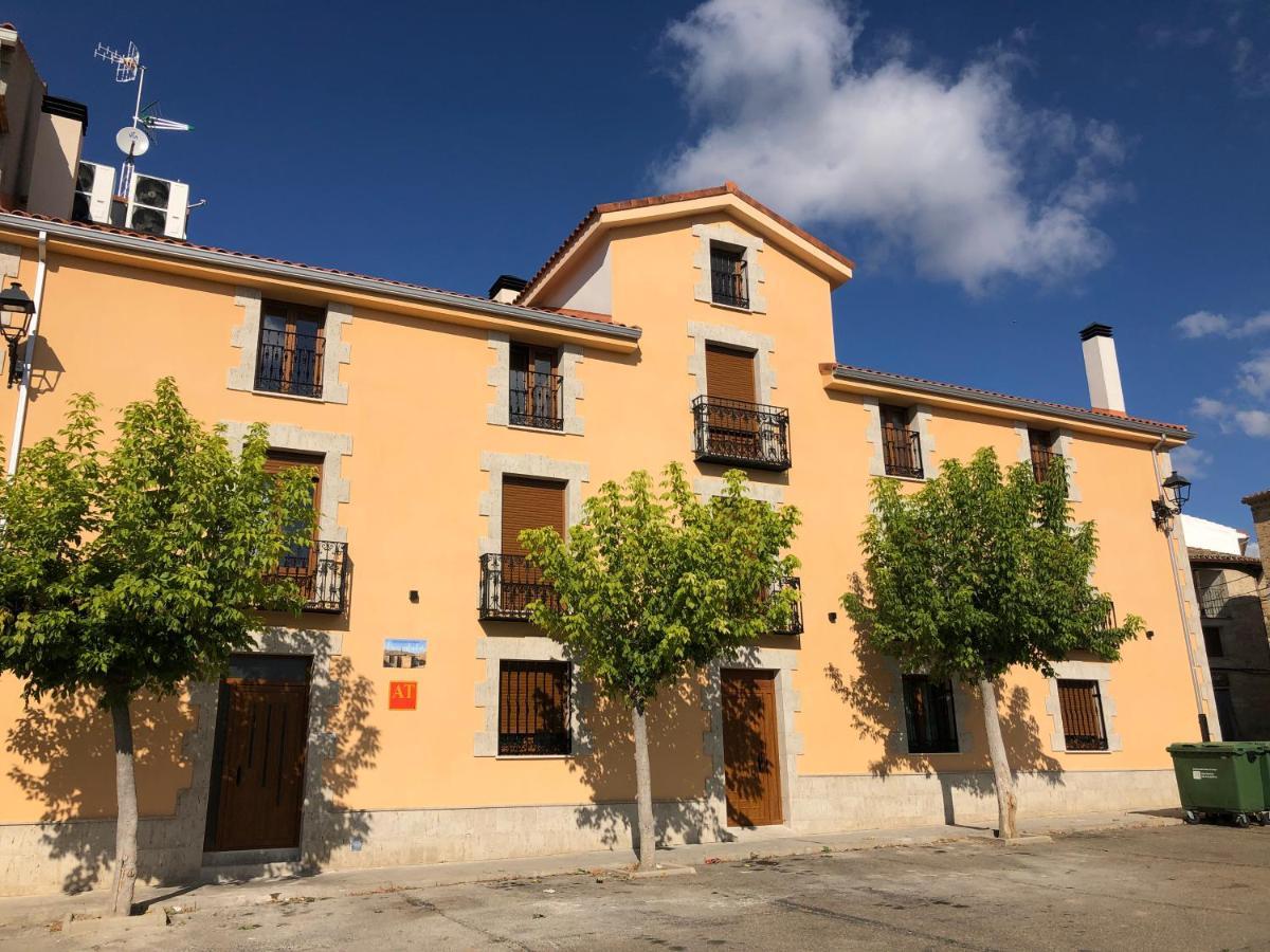 Apartamentos Turisticos Escorraladas Baltanás Exterior foto